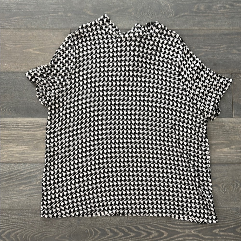 Classic Black and White Houndstooth  Shirt wt27